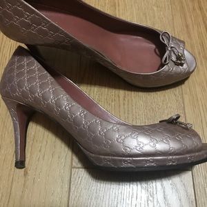 Gucci heels Trendy metallic dusty pink/brown.